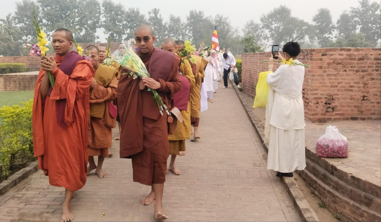 Buddha's teachings inspire us to move forward: Dev Anand