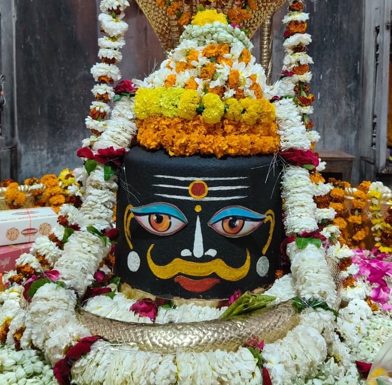 Mahadev was adorned with the five substances
