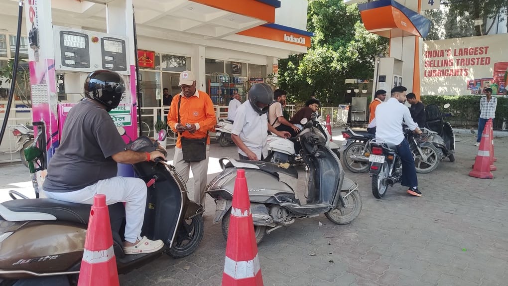 Impact of America-Israel and Iran war: After LPG, petrol-diesel prices are likely to rise, rush to fill vehicle tanks