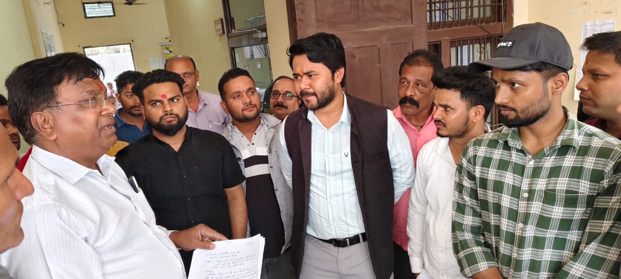 As soon as the RC was issued, the shopkeepers' anger erupted...demonstrated and submitted a memorandum.