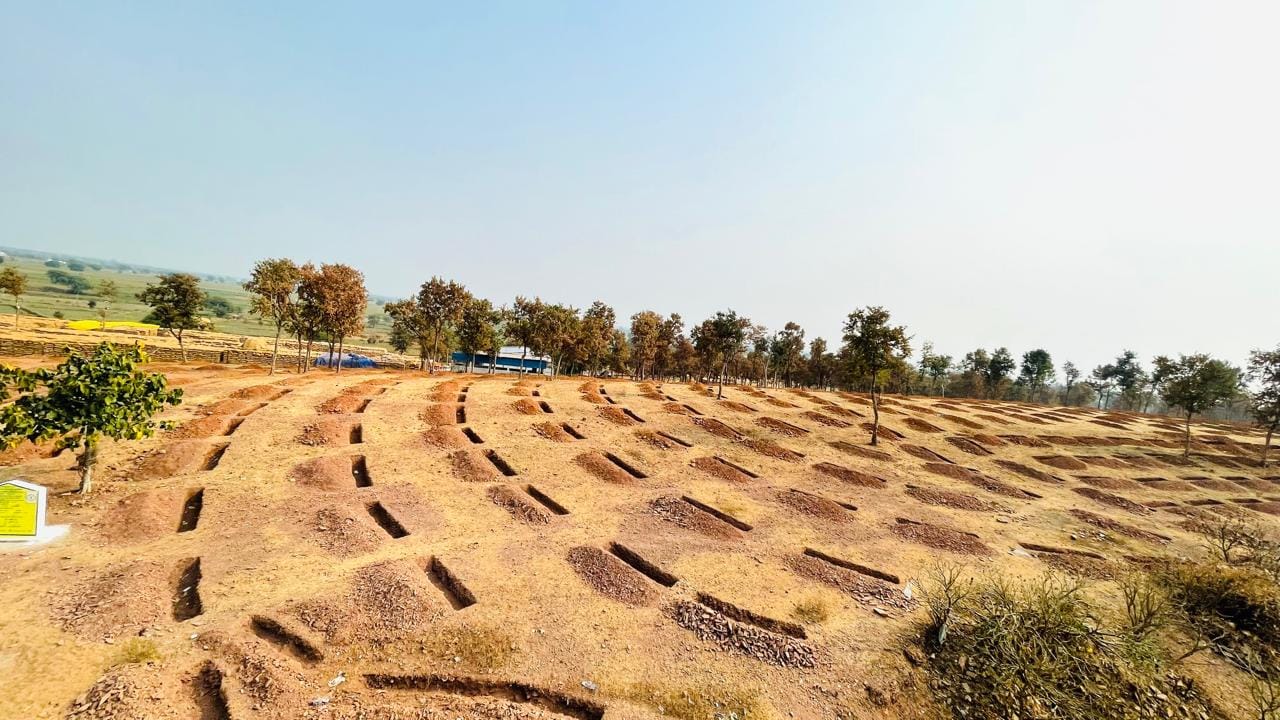 कंटूर ट्रेंच बनाए