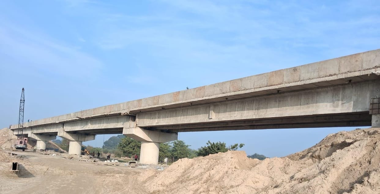 Madhiya Ghat bridge construction in final stage, lakhs of people will benefit