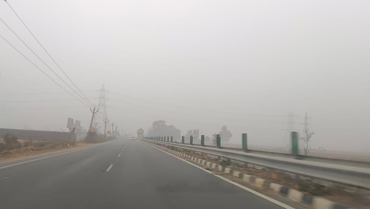 Feeling of cold in March, morning fog surprised