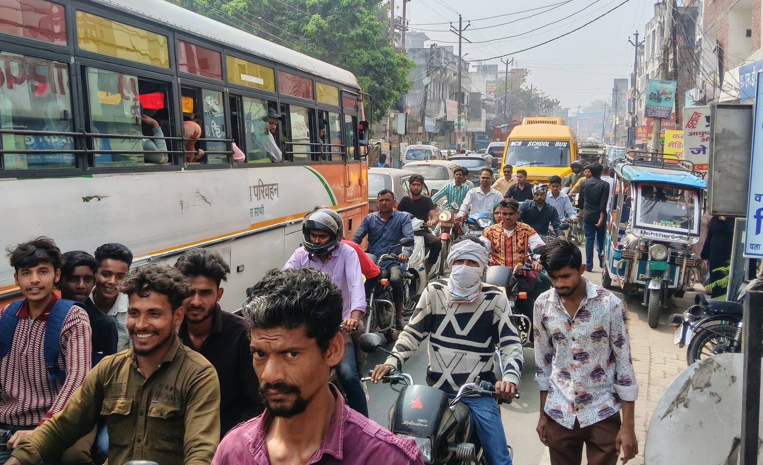 A trolley tyre burst causing traffic jam for two hours