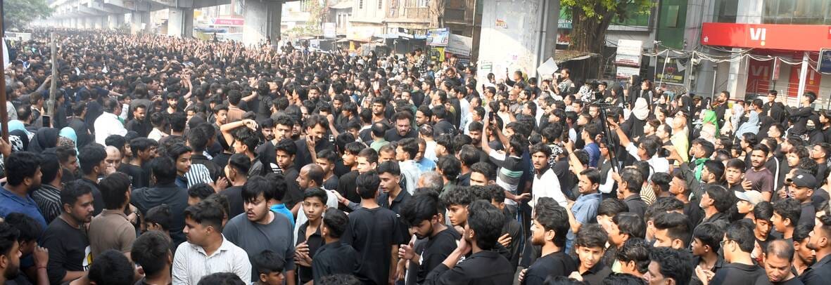 The procession of the coffin of Gilim started from the Mosque of Kufa.