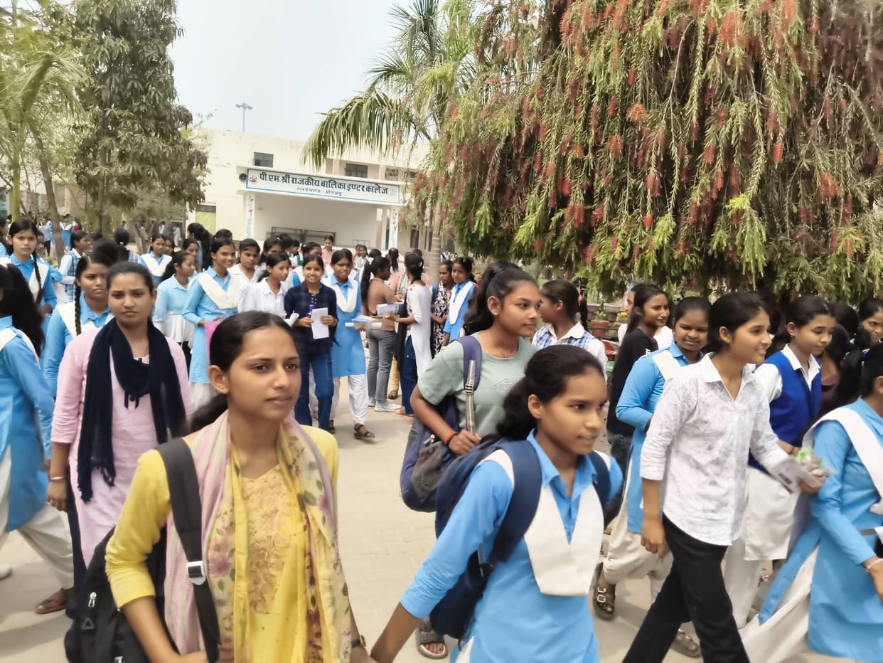 1819 students skipped the arts exam in high school, of which 1175 students