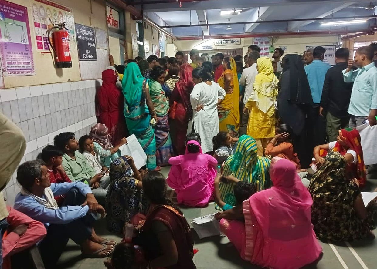 The number of patients crossed 1600 due to changing weather.