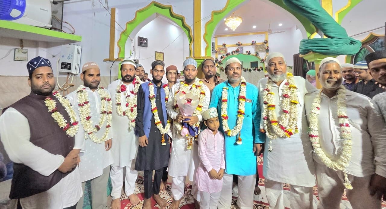 Taraweeh Completed In The Mosque, Honoring Hafiz Saif Raza Misbahi ...