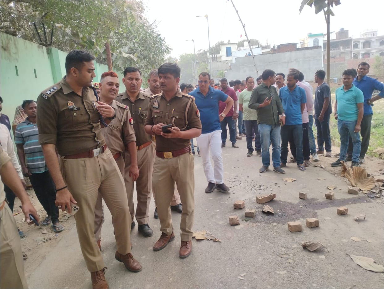 Dead body of youth found 200 meters away from home, accused of murder