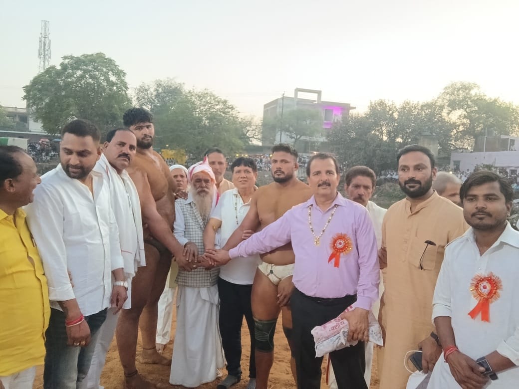 Wrestling with a prize money of Rs 1 lakh ended in a draw.