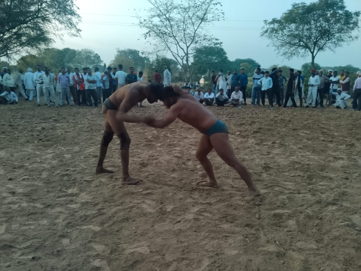 The final wrestling match between Rahul and Nakul ended in a draw.