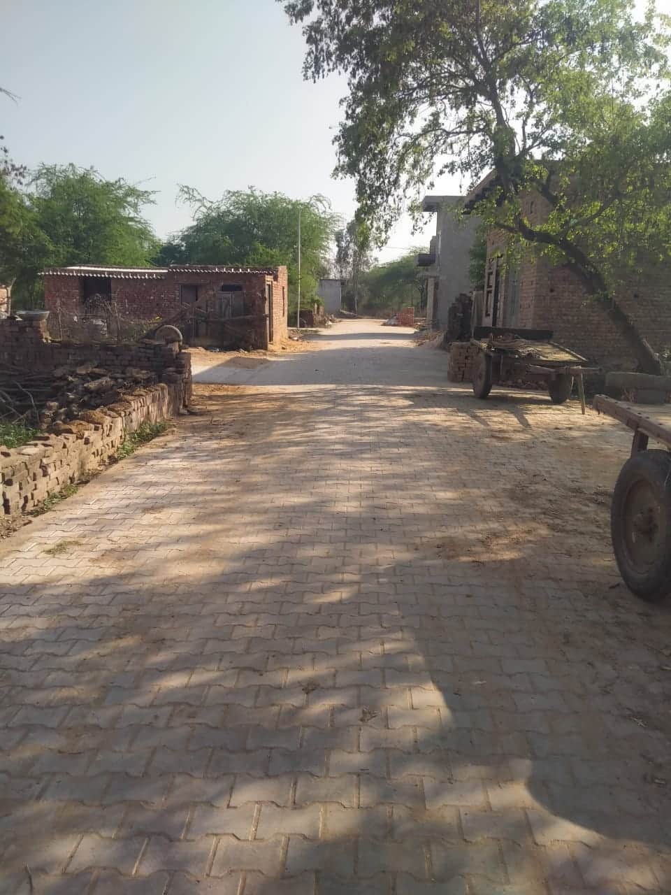 10jjrp06- मातनहेल गांव की बीपीएल कालोनी जहां पानी की पाइप लाइन बिछाई जाएगी। स्रोत-ग्रामीण