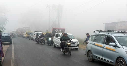 Heavy fog in the morning in March, people were surprised by the weather