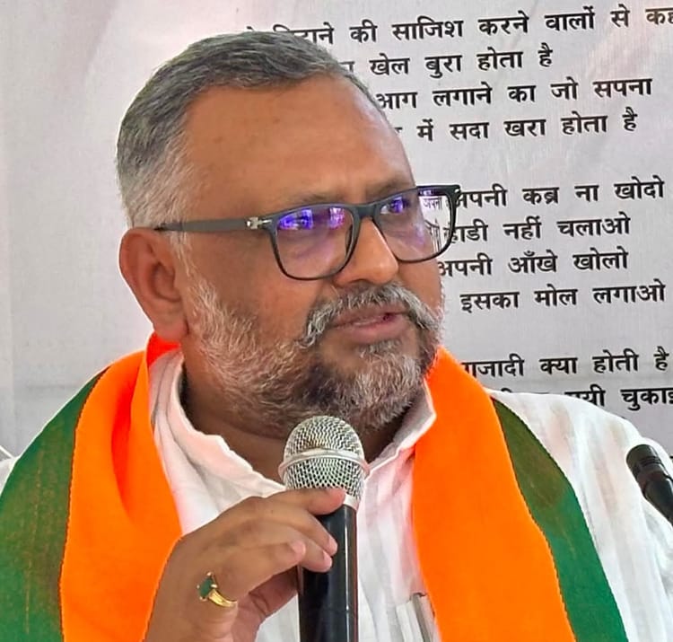 Jharkhand: गैस किल्लत पर बीजेपी का झामुमो पर पलटवार, कहा- जनता में भ्रम फैलाने की कोशिश कर रहे हैं