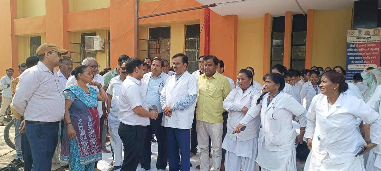mainpuri news health workers protest