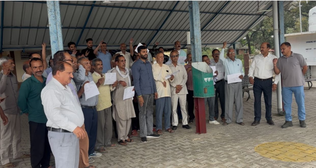 Demonstration in Guler demanding restoration of railway, seven day ultimatum