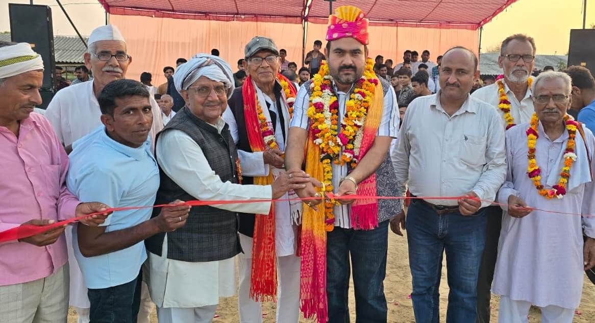 गांव पदू में कुश्ती दंगल का शुभारंभ करते अतिथि। स्रोत : स्वयं