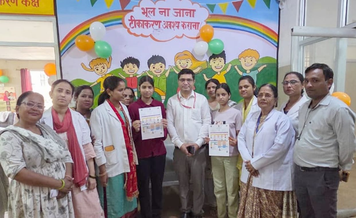 HPV vaccination drive begins, two girls receive vaccineHPV vaccination drive begins, two girls receive vaccine
