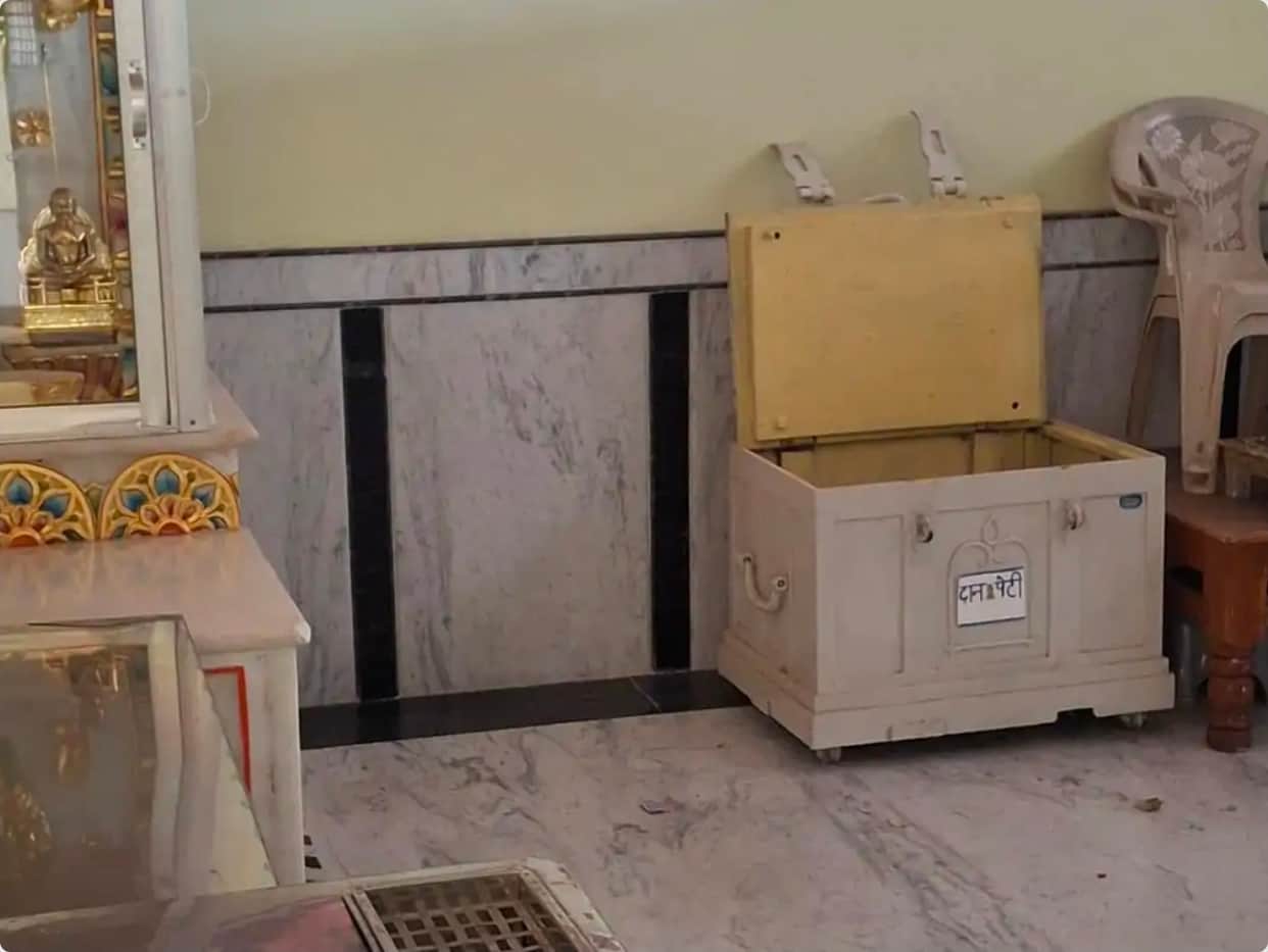 Theft of lakhs at Jain temple: Thieves take away idols, umbrellas, throne and cash