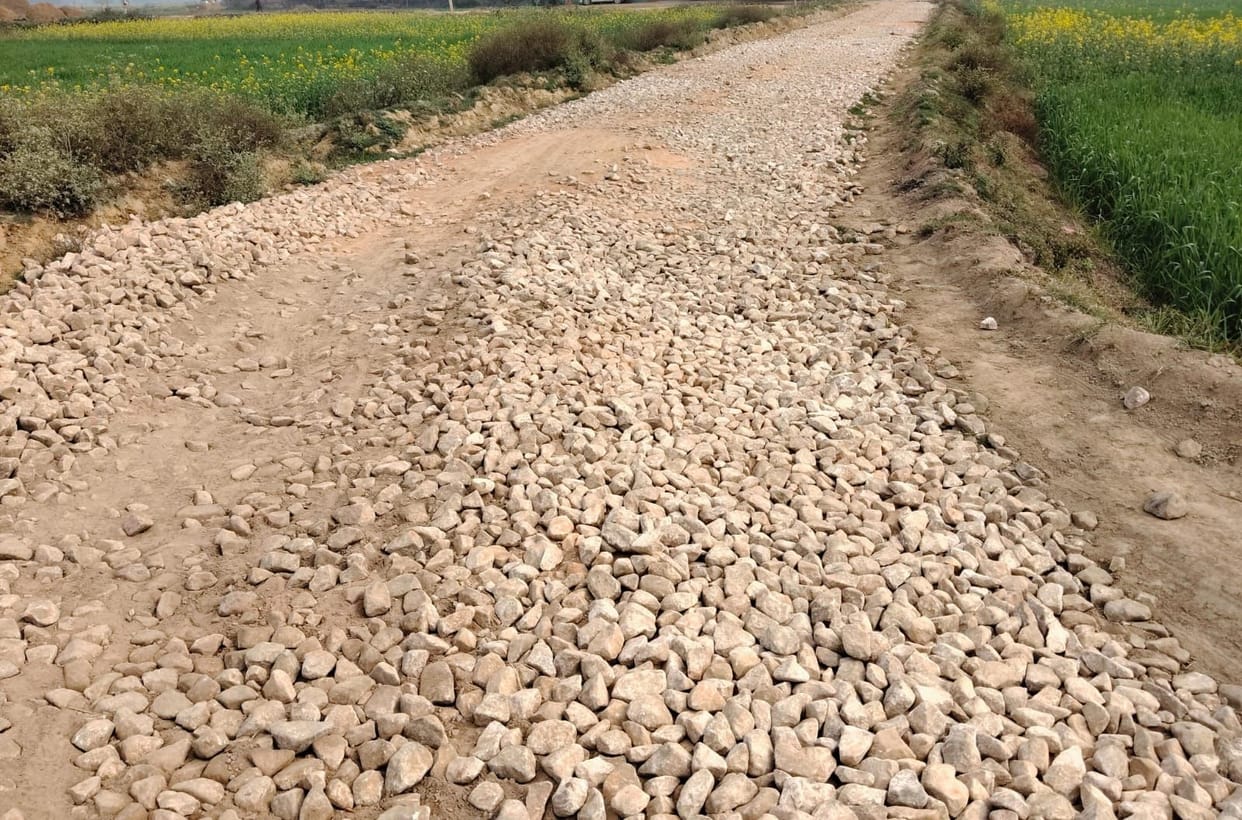 Incomplete construction, contractor's negligence... people walking on gravel