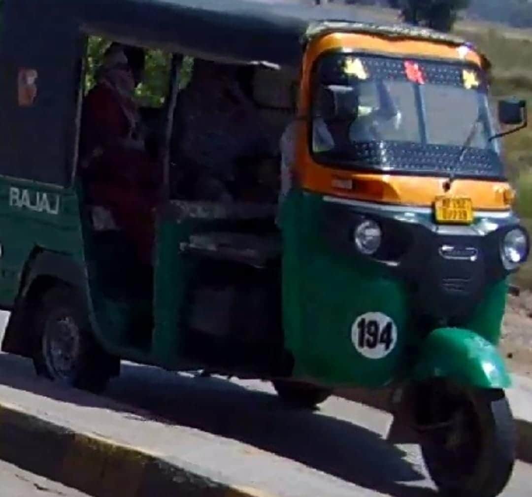 Overloaded Autos Risk Lives in Agra Despite Fatal Accidents and Rules