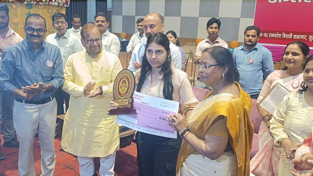 Meritorious girl students and women were honored