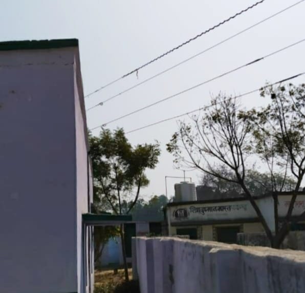6 letters written in 3 years, death wires are passing over 91 school buildings