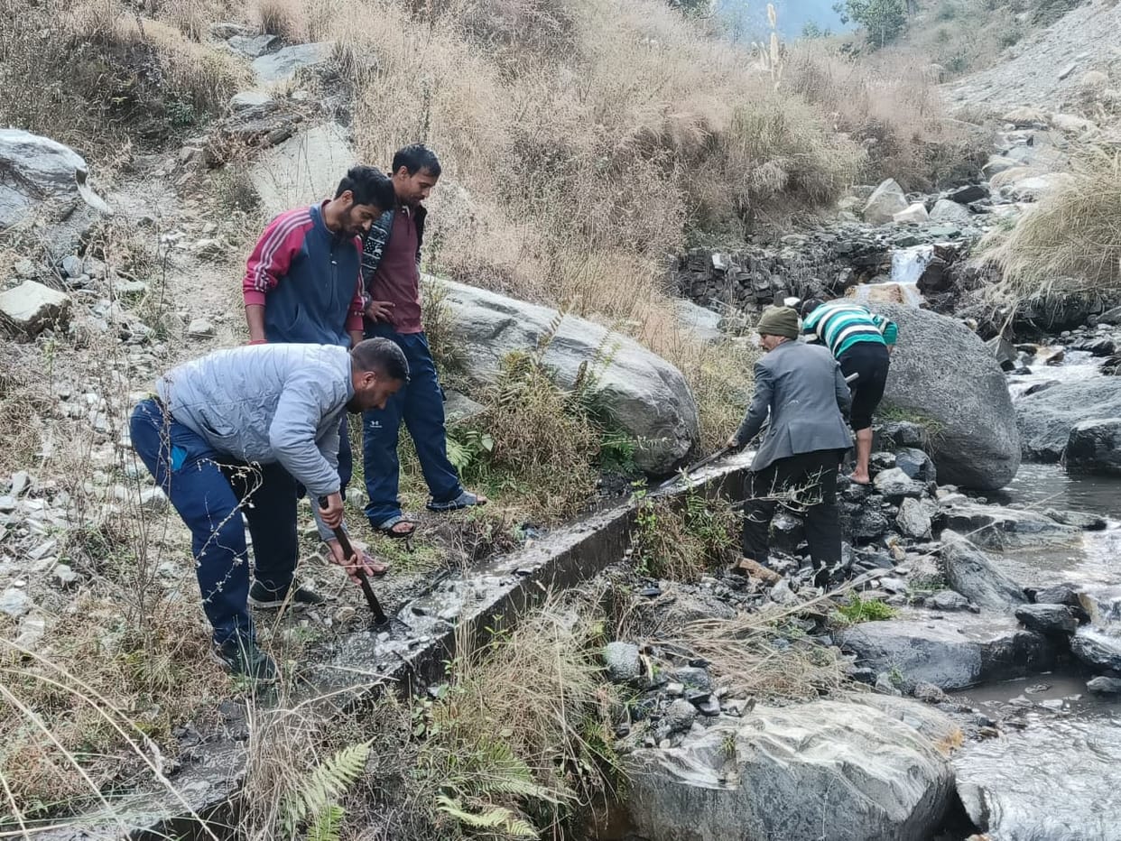 Youths in Rajpura restored damaged irrigaYouths in Rajpura restored damaged irrigation canaltion canal