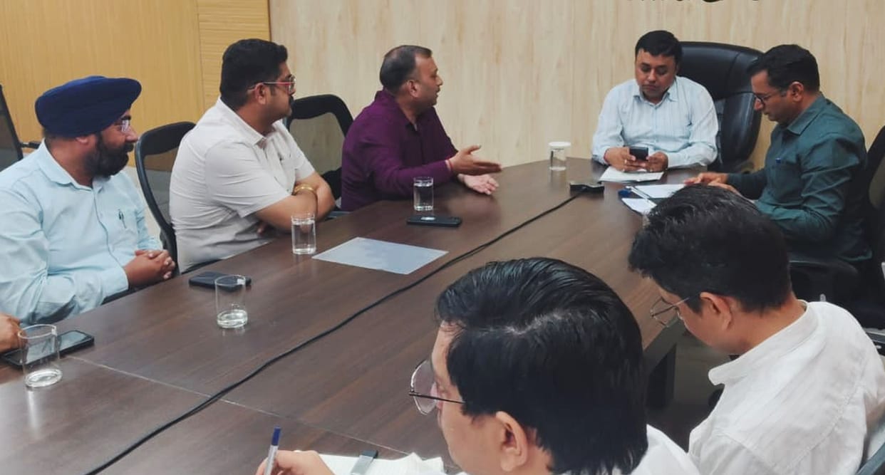 ake action against those involved in black marketing and refilling of gas cylinders: DM