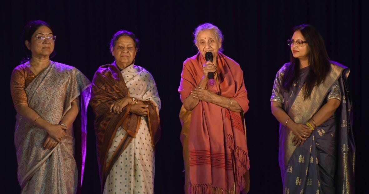 The colors of Kathak and culture are mingled in the festival of colours.
