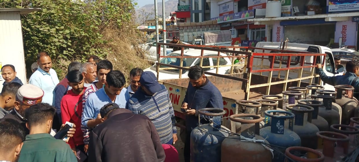 Two days' stock of commercial gas cylinders left in the district, now preparations are being made to provide kerosene oil.