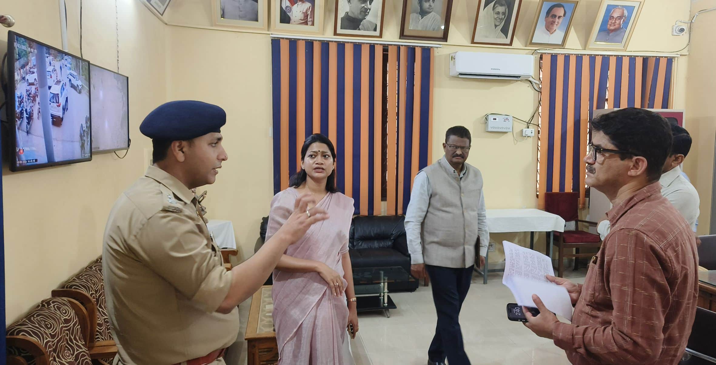 उत्तर प्रदेश पुलिस सब-इंस्पेक्टर भर्ती परीक्षा को लेकर शहर में बरे परीक्षा केंद्र एफजी कॉलेज का