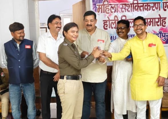 Women railway employees win prizes in competition