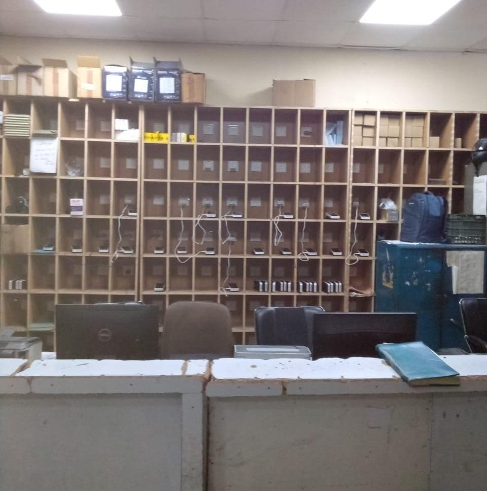 E-ticket machines in roadways buses are shutting down intermittently.