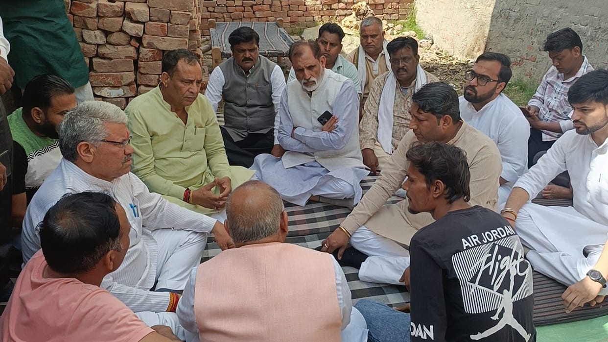 Mohanlal Baroli met the bereaved families in Safidon.