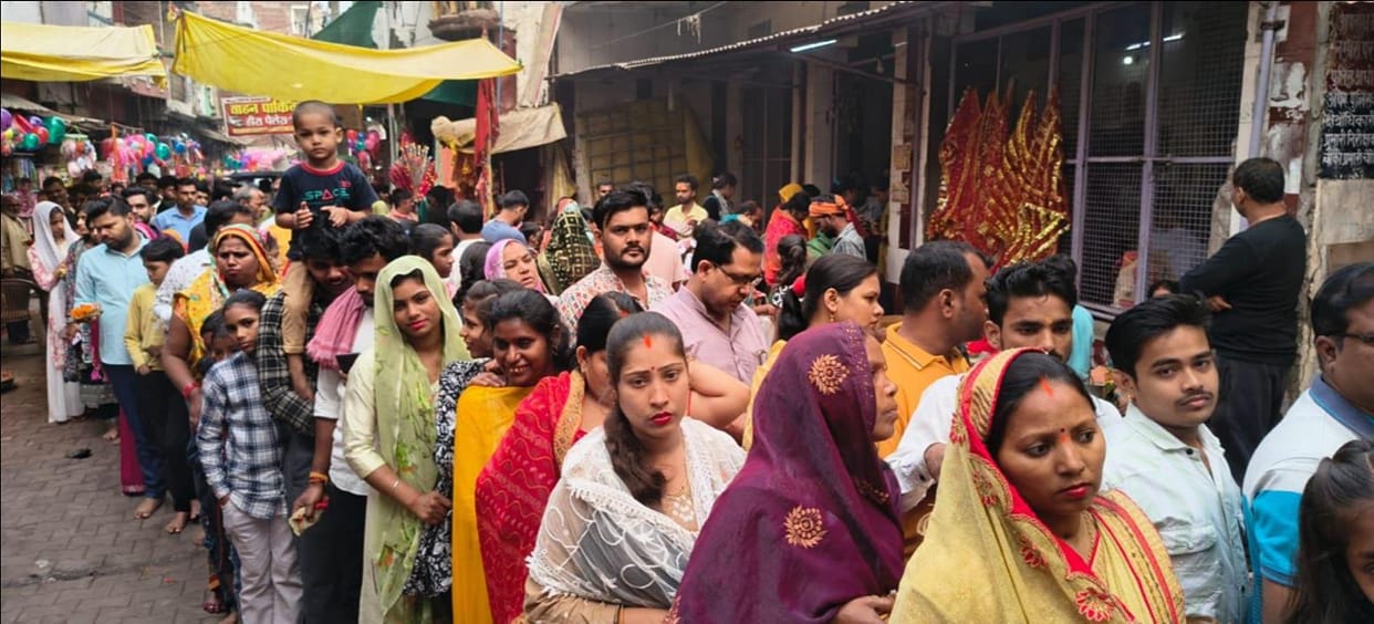 50 thousand devotees bowed their heads on Ashtami at Sheetla Chowkiya Dham