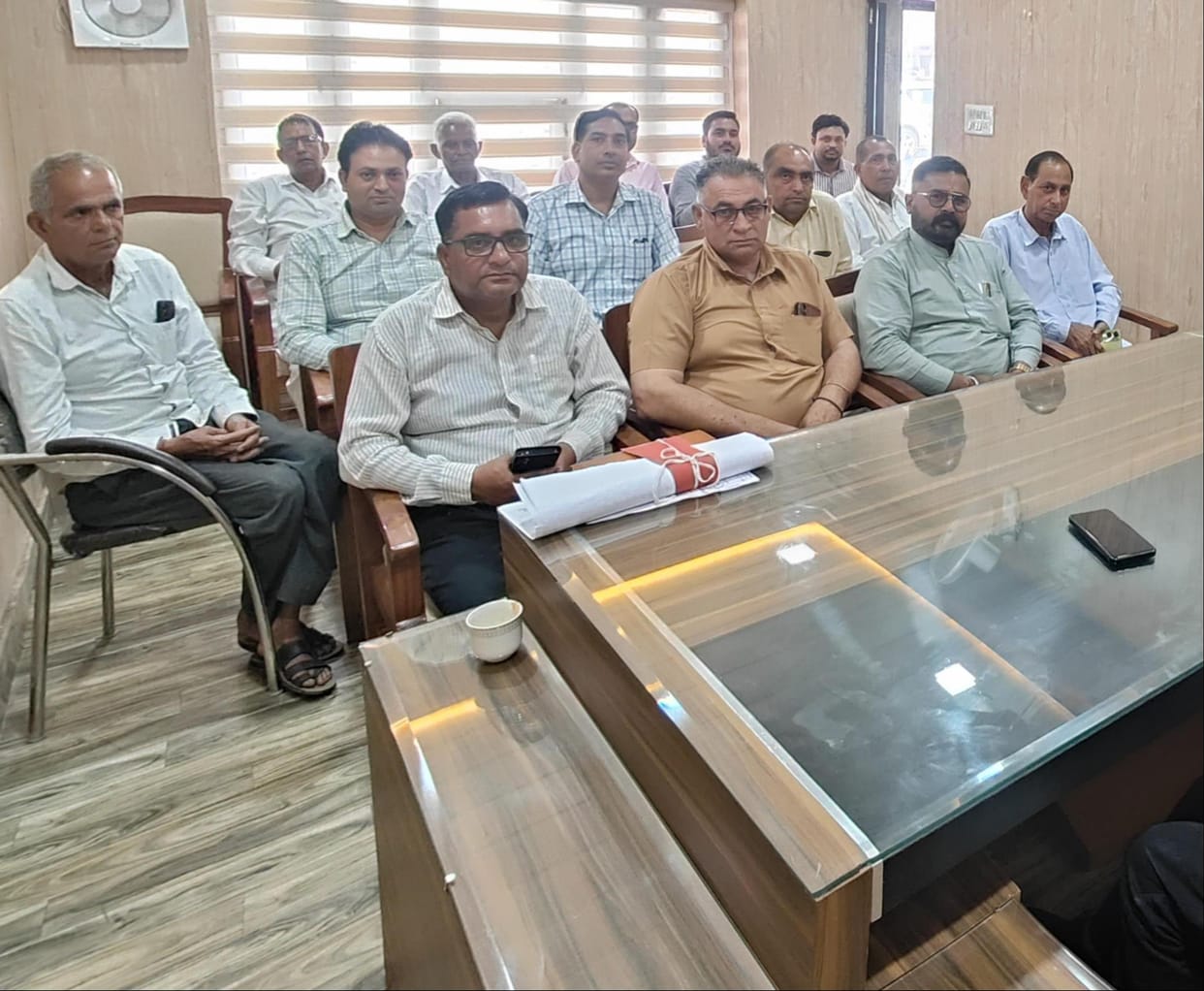 Discussion was held on the development works and plans of the market.