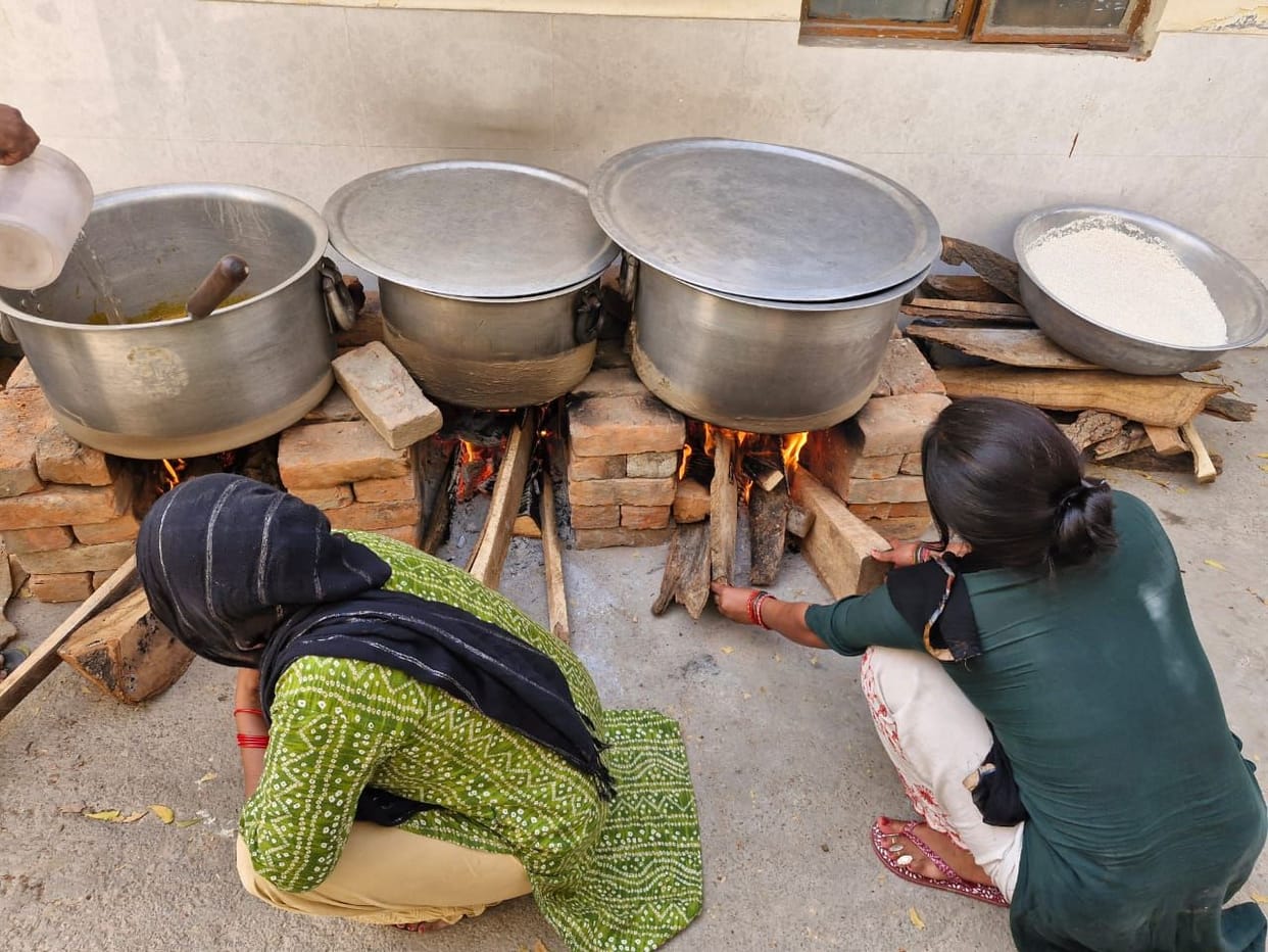 The noise of gas cylinder shortage reaches villages, queues are forming at agencies.