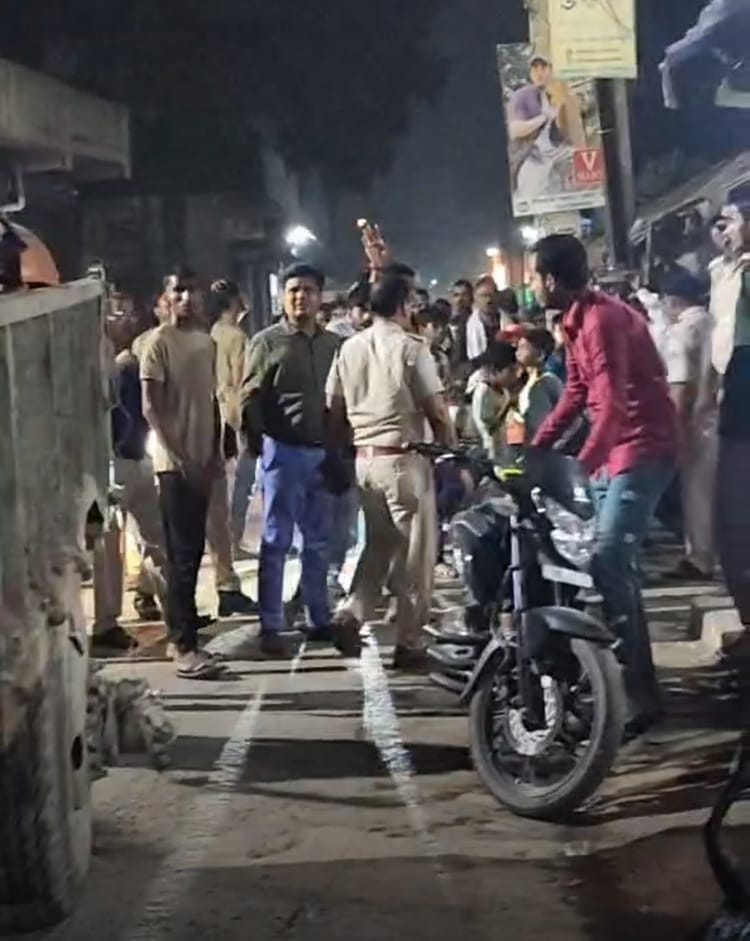 Bihar News: गैस सिलेंडरों का काला खेल बेनकाब! छापेमारी में 135 से ज्यादा एलपीजी सिलेंडर जब्त