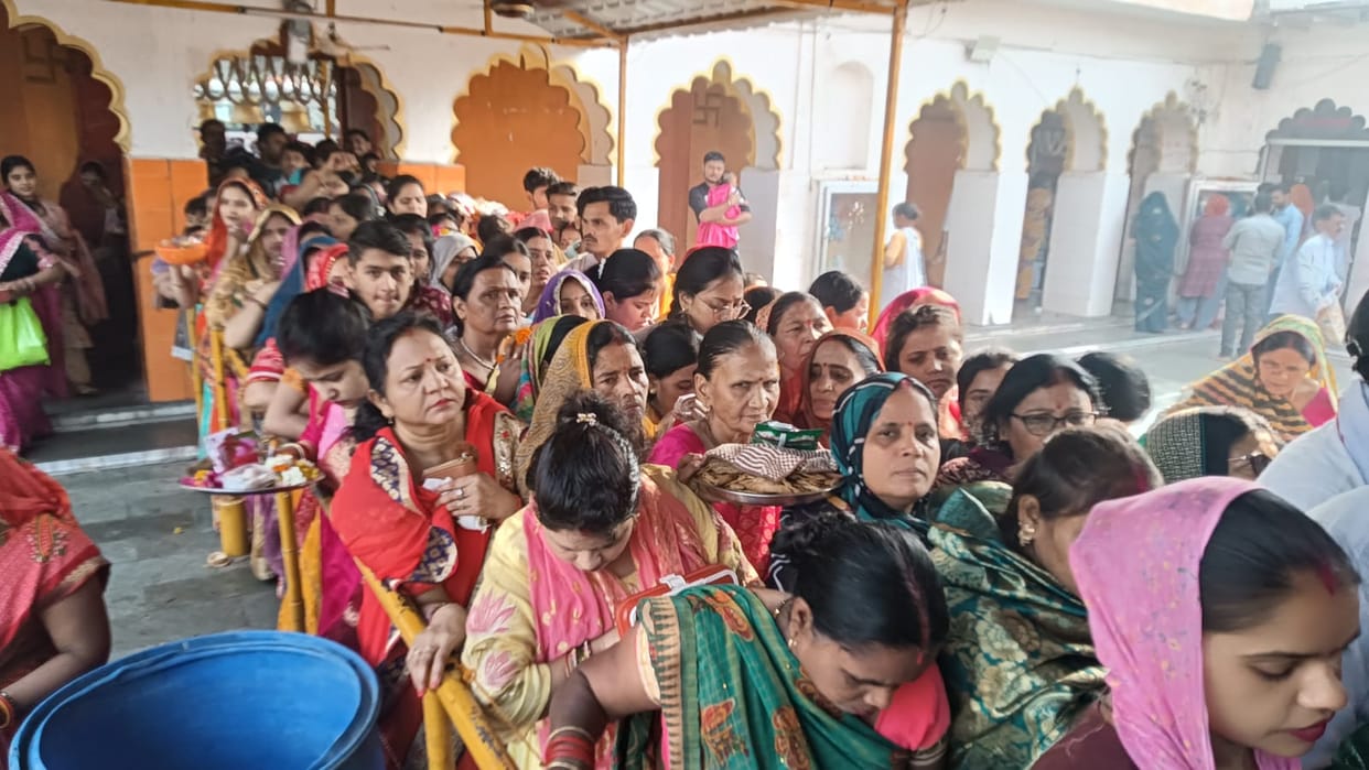 Devotees thronged the Mata Temple on Sheetla Ashtami, causing traffic jams for hours.