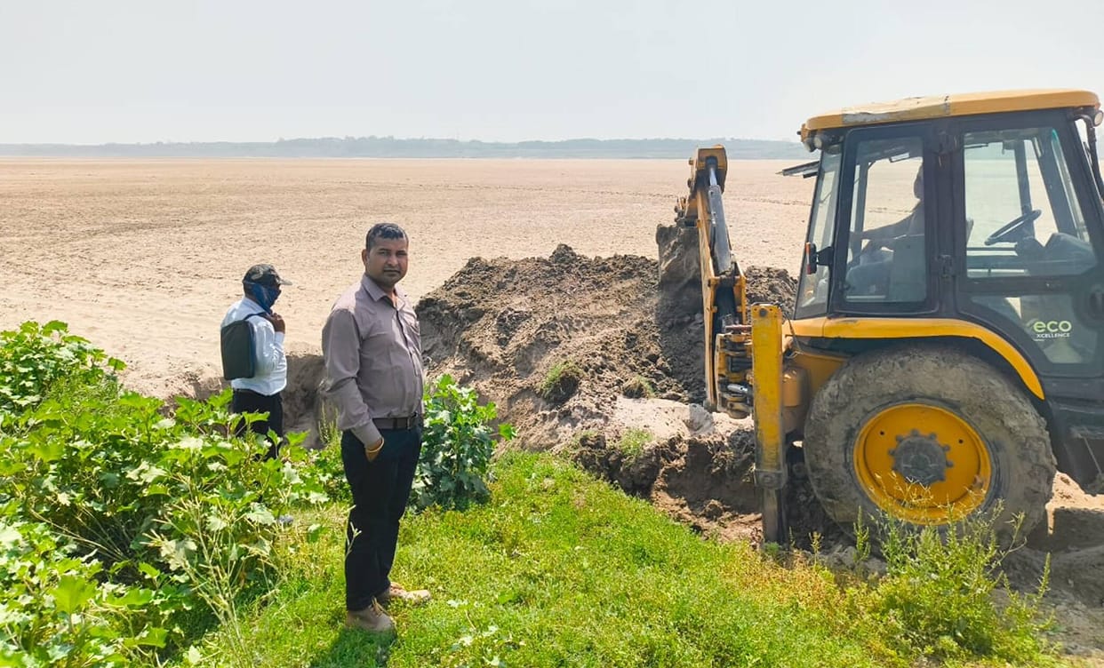The forest department has closed the illegal sand mining routes along the Yamuna river.