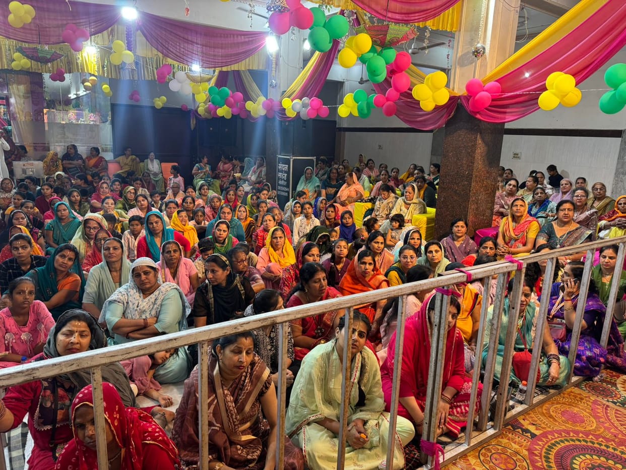 Love, humility and unwavering faith in God are the hallmarks of a true devotee: Maharaj