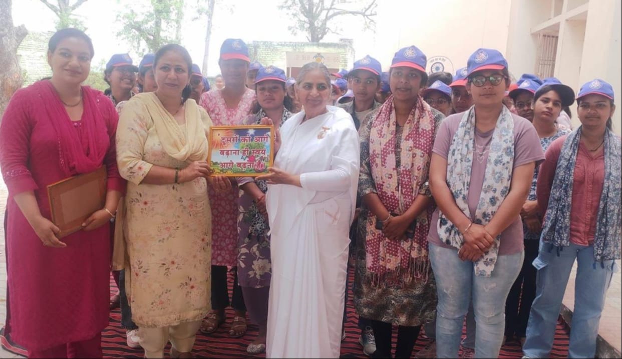 Inspired volunteers with a sense of social welfare