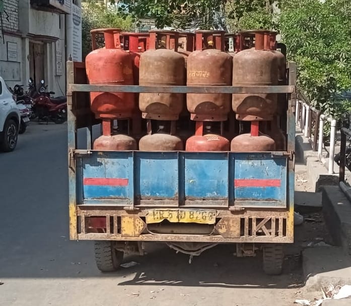 Commercial gas cylinder supply halted, fuel crisis deepens in hotels and restaurants