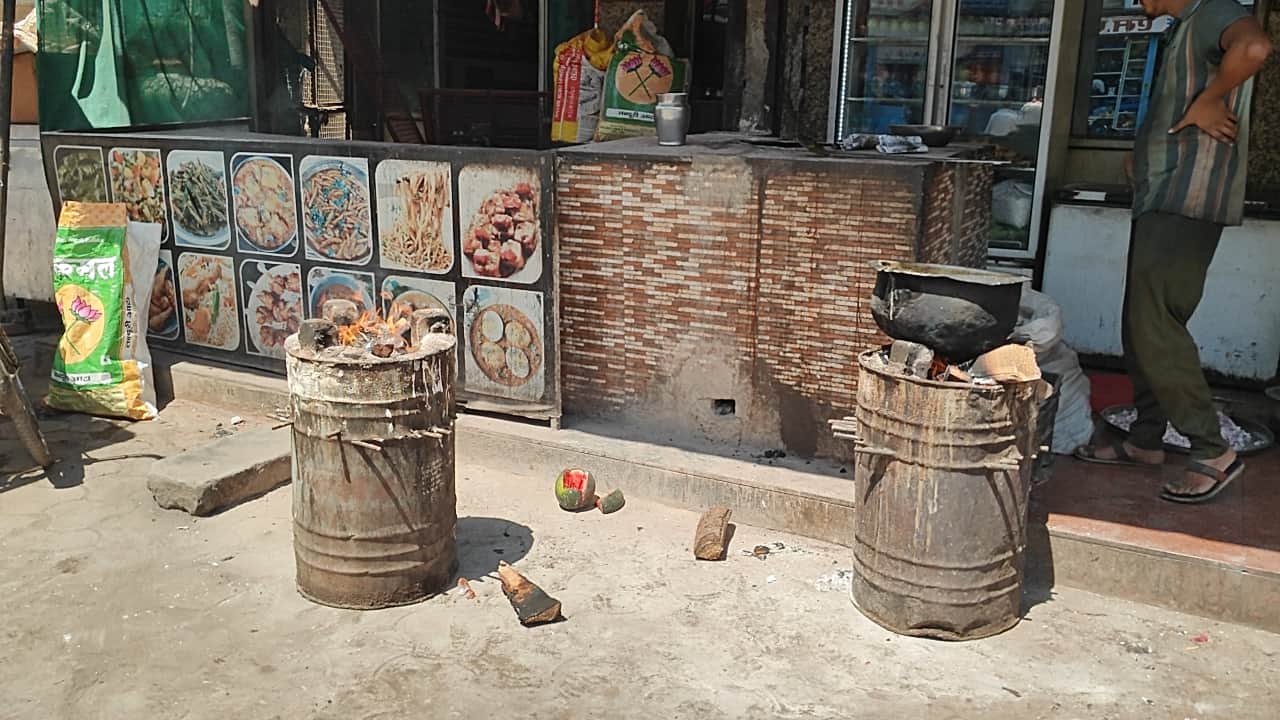 LPG shortage threatens Delhis street food 40 percentage dhaba closed food prices rise up to 20 percentage