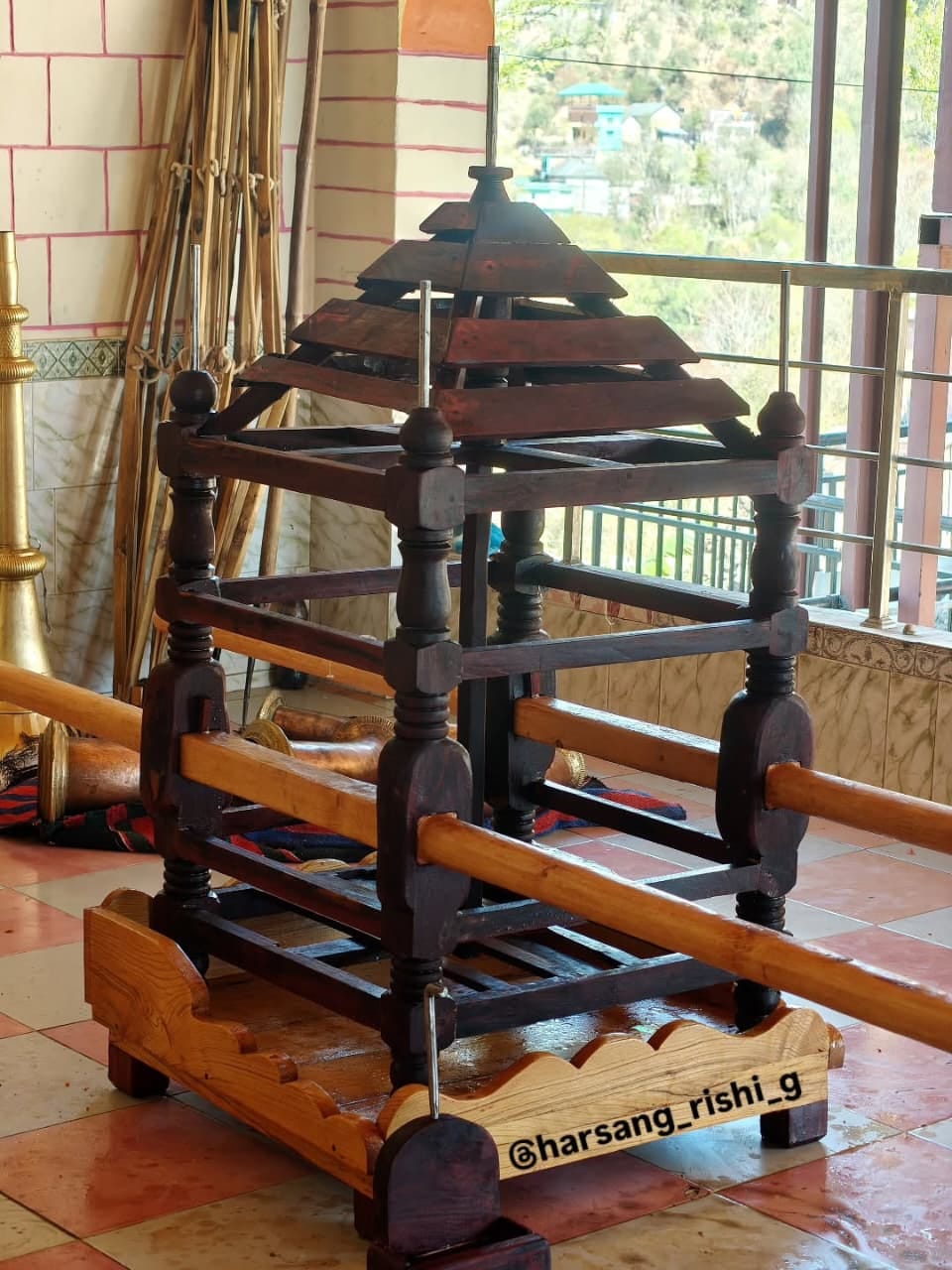 The new chariot of sage Harsang will be decorated today in Kashlog.