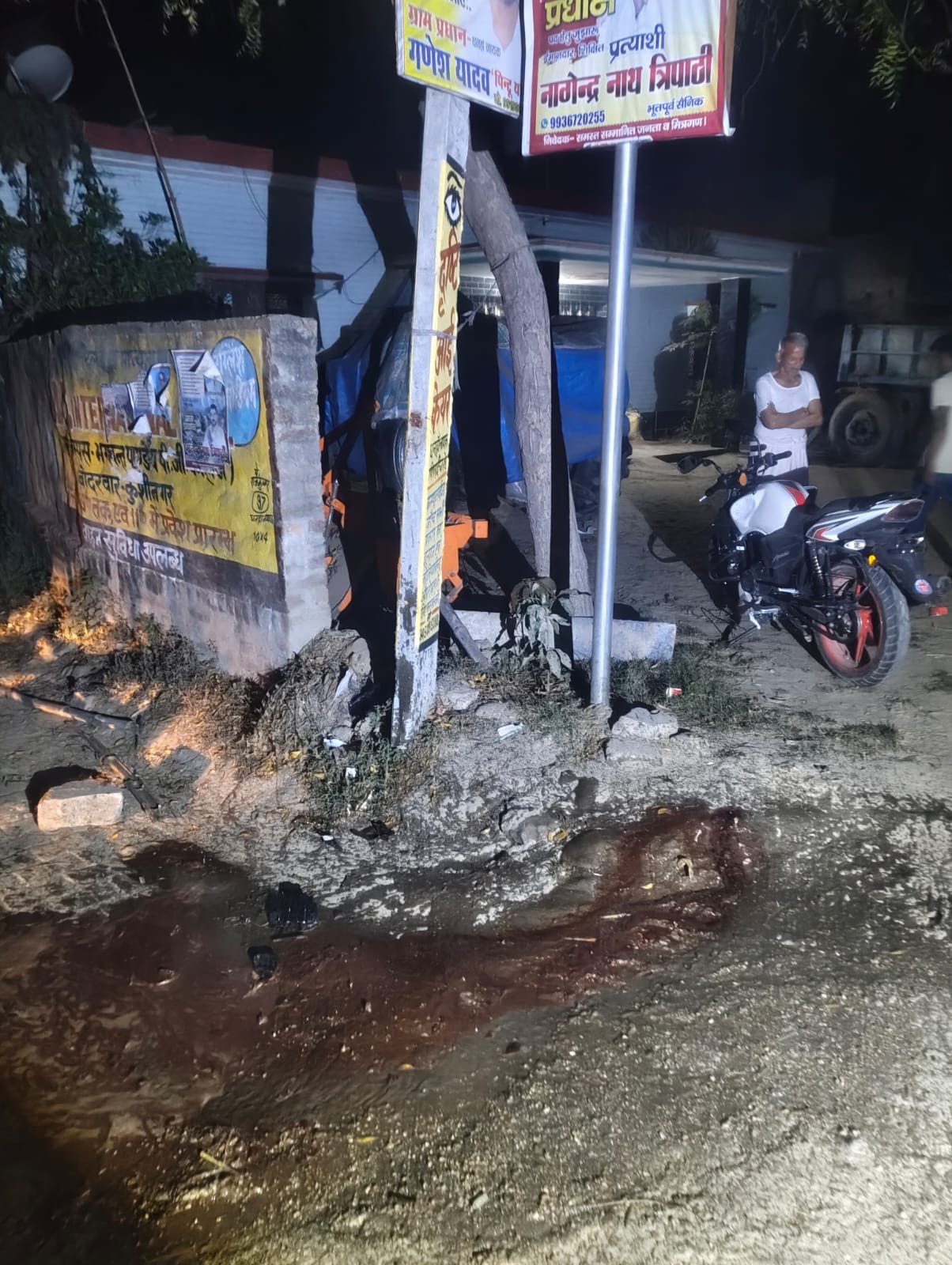 High speed bike collides with pole, uncle dies, nephew injured