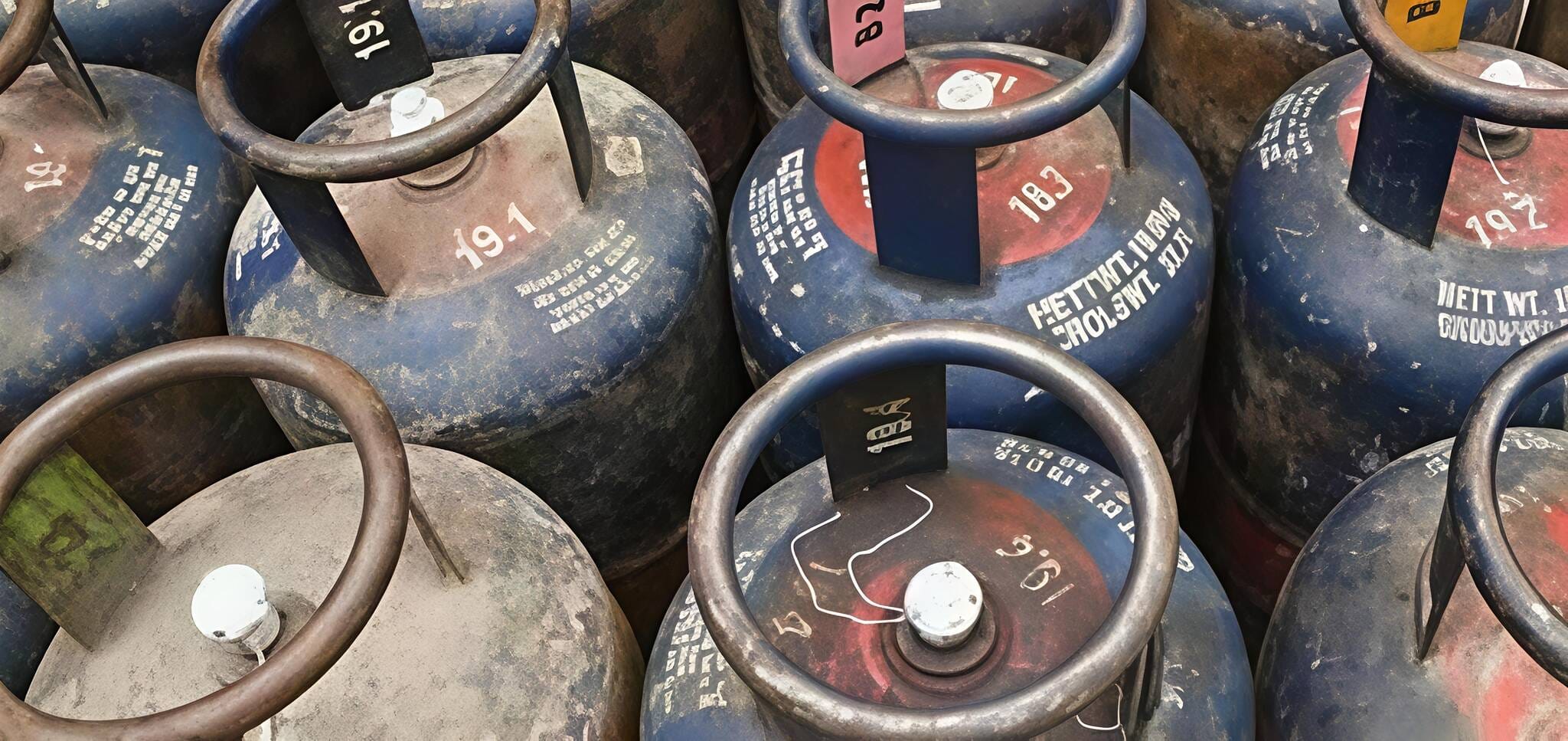 Gas crisis: Glass factories on verge of closure in Firozabad, prices of samosas and kachoris increased