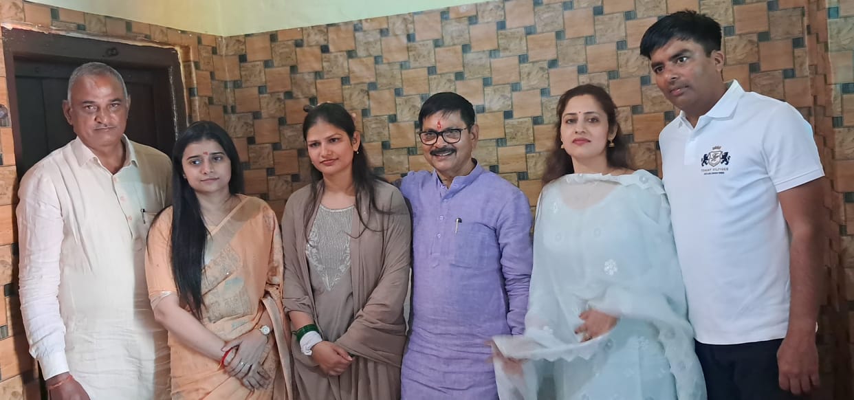 BJP State Organization Minister reached the wedding ceremony in village Dhanana