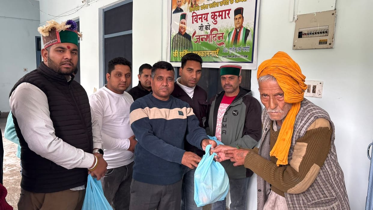Fruits distributed on the birthday of the State Congress President